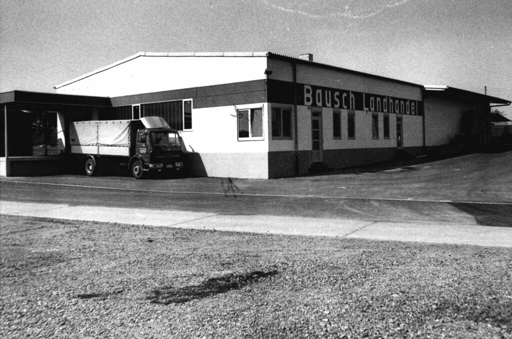 Foto des Firmengebäudes aus dem Jahr 1981, schwarz-weiß